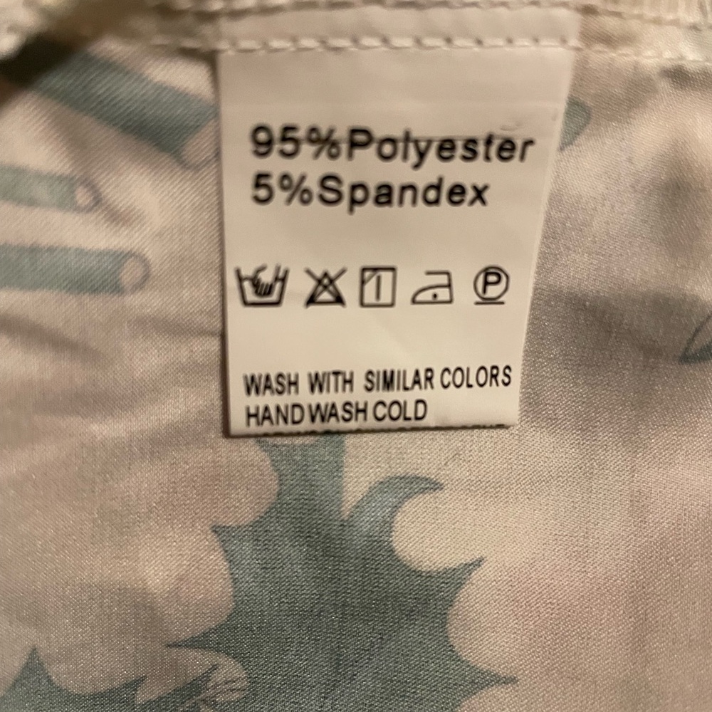 Dalia MacPhee White Field Poppy Satin Pajama Set Size Large Long Sleeve - Picture 9 of 9